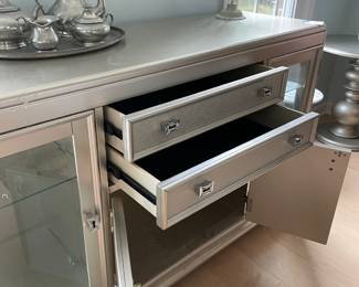 	#29	Ashley Coralayne Dining Server/Buffet	56x18x34		200.00																							