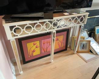 	#18	Silver Mirror w/circular panel console table	49x14x35		40.00																							