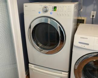 	#77	Samsung washer dryer - working 			400.00																							