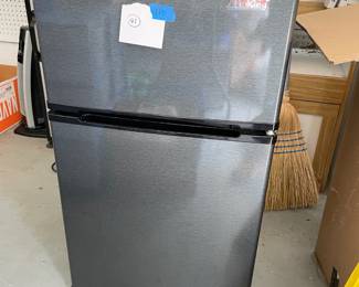 	#41	Arctic Mini Fridge - NEW 	n/a		50.00																							