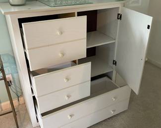 	#69	White Dresser Cabinet - 3 Drawers 1 door, 2 shelves	40x16x42		40.00																							