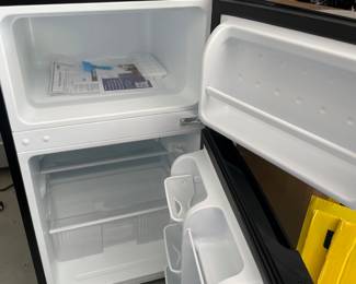 	#41	Arctic Mini Fridge - NEW 	n/a		50.00																							