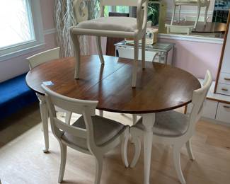 	#11	Farmhouse style oval oak table. w/5 chairs, 1 captains chair	60x44x30		120.00																							