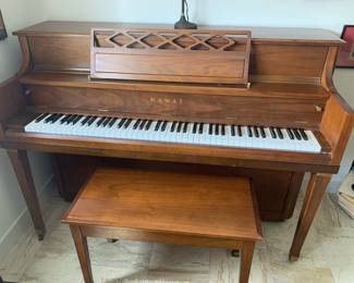 Beautiful satin walnut finish Kawai upright piano, excellent condition