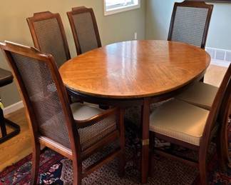 09 Henredon Dining Room Table and Chairs