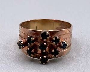 04 18K Gold Ring Set With Stacked Saphire Stones