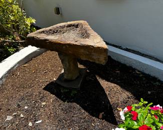 Very heavy bird bath 