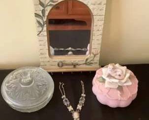 Vintage Cameo Accessories 