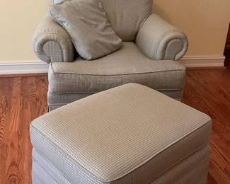 Broyhill Chair Ottoman