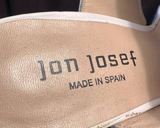 Shoes and Purses on pre-sale through the Whatnot app. 
Whatnot is a selling app. Download the app and then follow entrustedestatesalesnash. 
Send us a message on Whatnot of the shoes/purses you are interested in and we’ll get prices to you! 
Copy/paste this link to get a $15 credit toward your first purchase!
https://whatnot.com/invite/entrustedestatesales
