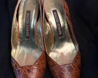 Shoes and Purses on pre-sale through the Whatnot app. 
Whatnot is a selling app. Download the app and then follow entrustedestatesalesnash. 
Send us a message on Whatnot of the shoes/purses you are interested in and we’ll get prices to you! 
Copy/paste this link to get a $15 credit toward your first purchase!
https://whatnot.com/invite/entrustedestatesales
