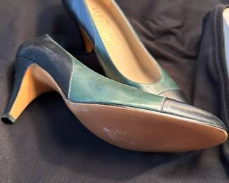 Shoes and Purses on pre-sale through the Whatnot app. 
Whatnot is a selling app. Download the app and then follow entrustedestatesalesnash. 
Send us a message on Whatnot of the shoes/purses you are interested in and we’ll get prices to you! 
Copy/paste this link to get a $15 credit toward your first purchase!
https://whatnot.com/invite/entrustedestatesales
