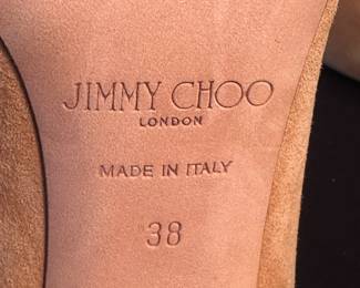 Shoes and Purses on pre-sale through the Whatnot app. 
Whatnot is a selling app. Download the app and then follow entrustedestatesalesnash. 
Send us a message on Whatnot of the shoes/purses you are interested in and we’ll get prices to you! 
Copy/paste this link to get a $15 credit toward your first purchase!
https://whatnot.com/invite/entrustedestatesales
