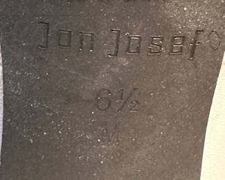 Shoes and Purses on pre-sale through the Whatnot app. 
Whatnot is a selling app. Download the app and then follow entrustedestatesalesnash. 
Send us a message on Whatnot of the shoes/purses you are interested in and we’ll get prices to you! 
Copy/paste this link to get a $15 credit toward your first purchase!
https://whatnot.com/invite/entrustedestatesales
