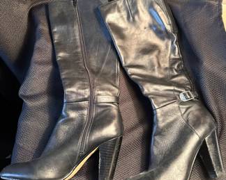 Shoes and Purses on pre-sale through the Whatnot app. 
Whatnot is a selling app. Download the app and then follow entrustedestatesalesnash. 
Send us a message on Whatnot of the shoes/purses you are interested in and we’ll get prices to you! 
Copy/paste this link to get a $15 credit toward your first purchase!
https://whatnot.com/invite/entrustedestatesales
