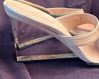 Shoes and Purses on pre-sale through the Whatnot app. 
Whatnot is a selling app. Download the app and then follow entrustedestatesalesnash. 
Send us a message on Whatnot of the shoes/purses you are interested in and we’ll get prices to you! 
Copy/paste this link to get a $15 credit toward your first purchase!
https://whatnot.com/invite/entrustedestatesales
