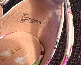 Shoes and Purses on pre-sale through the Whatnot app. 
Whatnot is a selling app. Download the app and then follow entrustedestatesalesnash. 
Send us a message on Whatnot of the shoes/purses you are interested in and we’ll get prices to you! 
Copy/paste this link to get a $15 credit toward your first purchase!
https://whatnot.com/invite/entrustedestatesales
