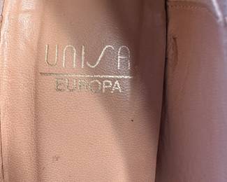 Shoes and Purses on pre-sale through the Whatnot app. 
Whatnot is a selling app. Download the app and then follow entrustedestatesalesnash. 
Send us a message on Whatnot of the shoes/purses you are interested in and we’ll get prices to you! 
Copy/paste this link to get a $15 credit toward your first purchase!
https://whatnot.com/invite/entrustedestatesales
