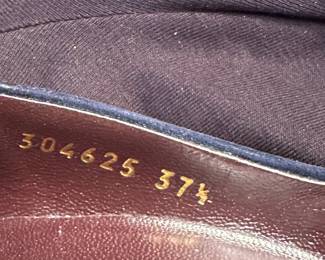 Shoes and Purses on pre-sale through the Whatnot app. 
Whatnot is a selling app. Download the app and then follow entrustedestatesalesnash. 
Send us a message on Whatnot of the shoes/purses you are interested in and we’ll get prices to you! 
Copy/paste this link to get a $15 credit toward your first purchase!
https://whatnot.com/invite/entrustedestatesales
