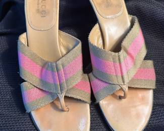 Shoes and Purses on pre-sale through the Whatnot app. 
Whatnot is a selling app. Download the app and then follow entrustedestatesalesnash. 
Send us a message on Whatnot of the shoes/purses you are interested in and we’ll get prices to you! 
Copy/paste this link to get a $15 credit toward your first purchase!
https://whatnot.com/invite/entrustedestatesales
