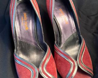 Shoes and Purses on pre-sale through the Whatnot app. 
Whatnot is a selling app. Download the app and then follow entrustedestatesalesnash. 
Send us a message on Whatnot of the shoes/purses you are interested in and we’ll get prices to you! 
Copy/paste this link to get a $15 credit toward your first purchase!
https://whatnot.com/invite/entrustedestatesales
