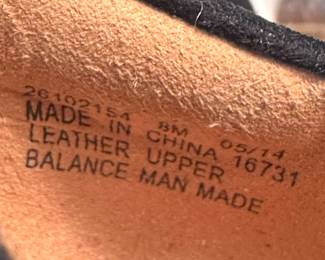 Shoes and Purses on pre-sale through the Whatnot app. 
Whatnot is a selling app. Download the app and then follow entrustedestatesalesnash. 
Send us a message on Whatnot of the shoes/purses you are interested in and we’ll get prices to you! 
Copy/paste this link to get a $15 credit toward your first purchase!
https://whatnot.com/invite/entrustedestatesales
