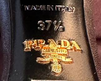 Shoes and Purses on pre-sale through the Whatnot app. 
Whatnot is a selling app. Download the app and then follow entrustedestatesalesnash. 
Send us a message on Whatnot of the shoes/purses you are interested in and we’ll get prices to you! 
Copy/paste this link to get a $15 credit toward your first purchase!
https://whatnot.com/invite/entrustedestatesales
