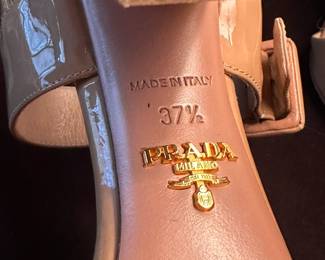 Shoes and Purses on pre-sale through the Whatnot app. 
Whatnot is a selling app. Download the app and then follow entrustedestatesalesnash. 
Send us a message on Whatnot of the shoes/purses you are interested in and we’ll get prices to you! 
Copy/paste this link to get a $15 credit toward your first purchase!
https://whatnot.com/invite/entrustedestatesales
