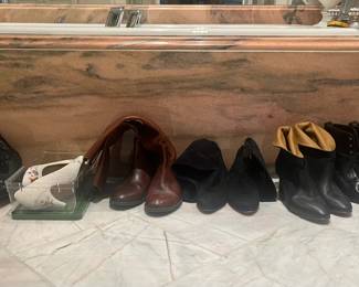 Shoes and Purses on pre-sale through the Whatnot app. 
Whatnot is a selling app. Download the app and then follow entrustedestatesalesnash. 
Send us a message on Whatnot of the shoes/purses you are interested in and we’ll get prices to you! 
Copy/paste this link to get a $15 credit toward your first purchase!
https://whatnot.com/invite/entrustedestatesales
