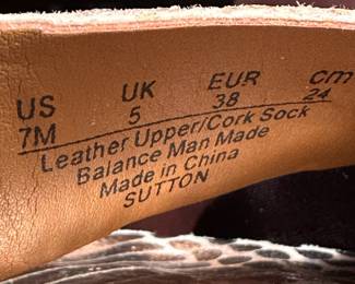 Shoes and Purses on pre-sale through the Whatnot app. 
Whatnot is a selling app. Download the app and then follow entrustedestatesalesnash. 
Send us a message on Whatnot of the shoes/purses you are interested in and we’ll get prices to you! 
Copy/paste this link to get a $15 credit toward your first purchase!
https://whatnot.com/invite/entrustedestatesales
