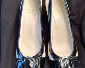 Shoes and Purses on pre-sale through the Whatnot app. 
Whatnot is a selling app. Download the app and then follow entrustedestatesalesnash. 
Send us a message on Whatnot of the shoes/purses you are interested in and we’ll get prices to you! 
Copy/paste this link to get a $15 credit toward your first purchase!
https://whatnot.com/invite/entrustedestatesales
