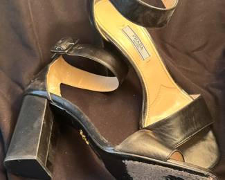 Shoes and Purses on pre-sale through the Whatnot app. 
Whatnot is a selling app. Download the app and then follow entrustedestatesalesnash. 
Send us a message on Whatnot of the shoes/purses you are interested in and we’ll get prices to you! 
Copy/paste this link to get a $15 credit toward your first purchase!
https://whatnot.com/invite/entrustedestatesales
