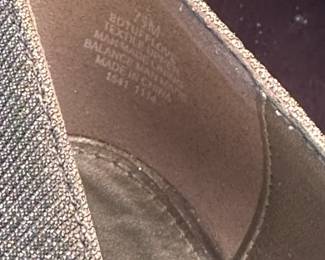 Shoes and Purses on pre-sale through the Whatnot app. 
Whatnot is a selling app. Download the app and then follow entrustedestatesalesnash. 
Send us a message on Whatnot of the shoes/purses you are interested in and we’ll get prices to you! 
Copy/paste this link to get a $15 credit toward your first purchase!
https://whatnot.com/invite/entrustedestatesales
