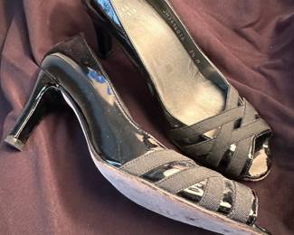 Shoes and Purses on pre-sale through the Whatnot app. 
Whatnot is a selling app. Download the app and then follow entrustedestatesalesnash. 
Send us a message on Whatnot of the shoes/purses you are interested in and we’ll get prices to you! 
Copy/paste this link to get a $15 credit toward your first purchase!
https://whatnot.com/invite/entrustedestatesales
