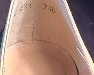 Shoes and Purses on pre-sale through the Whatnot app. 
Whatnot is a selling app. Download the app and then follow entrustedestatesalesnash. 
Send us a message on Whatnot of the shoes/purses you are interested in and we’ll get prices to you! 
Copy/paste this link to get a $15 credit toward your first purchase!
https://whatnot.com/invite/entrustedestatesales
