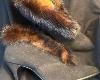 Shoes and Purses on pre-sale through the Whatnot app. 
Whatnot is a selling app. Download the app and then follow entrustedestatesalesnash. 
Send us a message on Whatnot of the shoes/purses you are interested in and we’ll get prices to you! 
Copy/paste this link to get a $15 credit toward your first purchase!
https://whatnot.com/invite/entrustedestatesales
