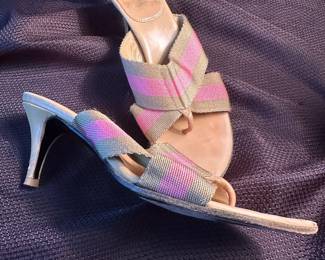 Shoes and Purses on pre-sale through the Whatnot app. 
Whatnot is a selling app. Download the app and then follow entrustedestatesalesnash. 
Send us a message on Whatnot of the shoes/purses you are interested in and we’ll get prices to you! 
Copy/paste this link to get a $15 credit toward your first purchase!
https://whatnot.com/invite/entrustedestatesales
