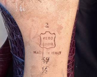 Shoes and Purses on pre-sale through the Whatnot app. 
Whatnot is a selling app. Download the app and then follow entrustedestatesalesnash. 
Send us a message on Whatnot of the shoes/purses you are interested in and we’ll get prices to you! 
Copy/paste this link to get a $15 credit toward your first purchase!
https://whatnot.com/invite/entrustedestatesales
