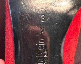 Shoes and Purses on pre-sale through the Whatnot app. 
Whatnot is a selling app. Download the app and then follow entrustedestatesalesnash. 
Send us a message on Whatnot of the shoes/purses you are interested in and we’ll get prices to you! 
Copy/paste this link to get a $15 credit toward your first purchase!
https://whatnot.com/invite/entrustedestatesales
