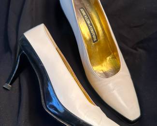 Shoes and Purses on pre-sale through the Whatnot app. 
Whatnot is a selling app. Download the app and then follow entrustedestatesalesnash. 
Send us a message on Whatnot of the shoes/purses you are interested in and we’ll get prices to you! 
Copy/paste this link to get a $15 credit toward your first purchase!
https://whatnot.com/invite/entrustedestatesales
