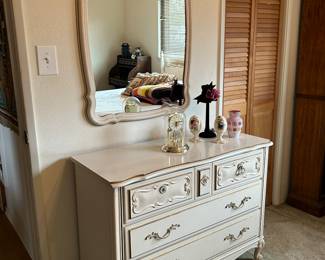 Beautiful five piece French Provincial bedroom suite.