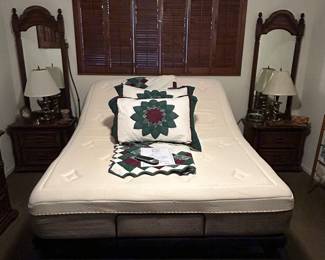 Ultra plush, King Koil Odyssey 2 adjustable mattress with massage. Must see !