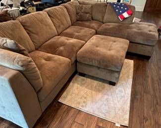 Sectional w/ Ottoman