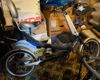 Semi-recumbent bike