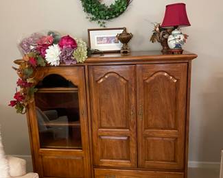 Entertainment center, lamp