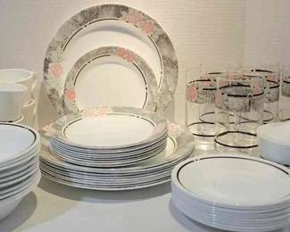 Corelle By Corning 10 Settings And 6 Glasses