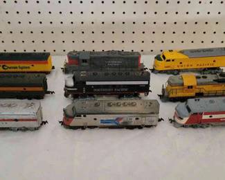 9 HO Scale Model Train Locomotives