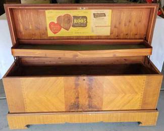 Genuine ROOS Sweetheart CEDAR CHEST 