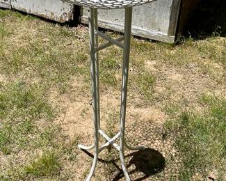 TALL METAL PLANTER