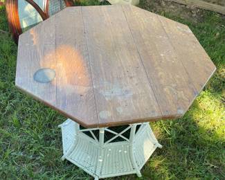 OCTOGAN OAK TABLE TOP ON WICKER BASE